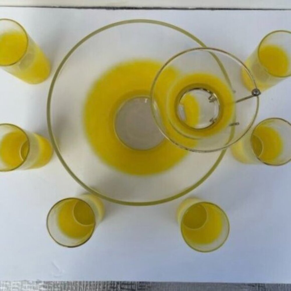Vintage West Virginia Glass Yellow Blendo Chip and Dip Set - Picture 3 of 4